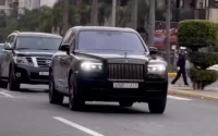 Le roi Mohammed VI au volant de sa voiture à Casablanca (vidéo)
