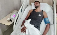 Achraf Hakimi vient en aide à un joueur malade