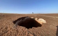 Un mystérieux cratère apparaît au Maroc après le séisme