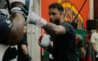La colère noire de Tyjani Beztati après son combat à Miami