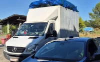 Le véhicule trop chargé d'un MRE étonne les gendarmes français