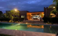 Les Français plébiscitent Marrakech cet été, mais à quel prix ?