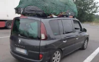 Le véhicule trop chargé d'un MRE surprend les gendarmes français