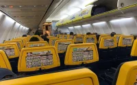 Insolite : une hôtesse de Ryanair vend des billets de loterie sur un vol Madrid-Tanger
