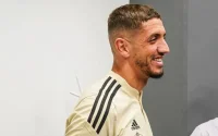 Zouhair Feddal signe à Valladolid