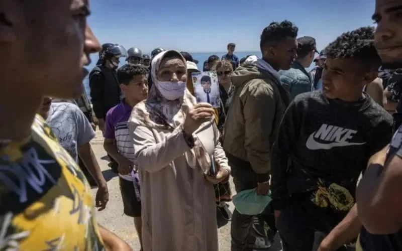 A Bab Sebta, l'angoissante attente des mamans