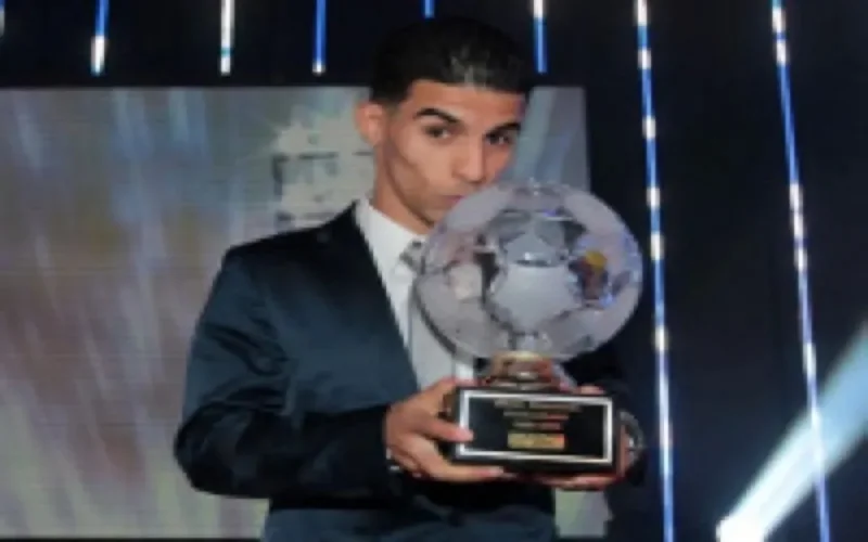 Boussoufa sacré Footballeur Pro de l'année en Belgique