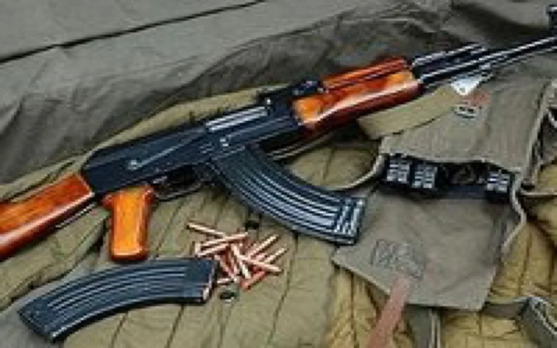 Les FAR découvrent deux kalachnikov près de Rissani