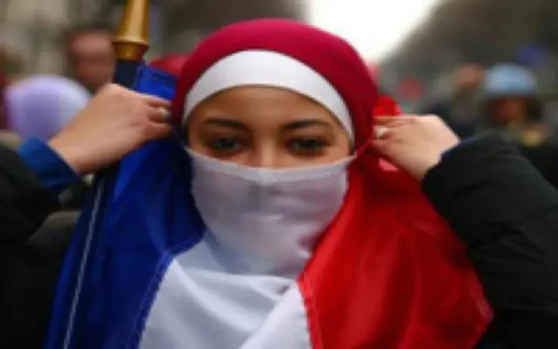 Les élections approchent, la France reparle du droit du sol