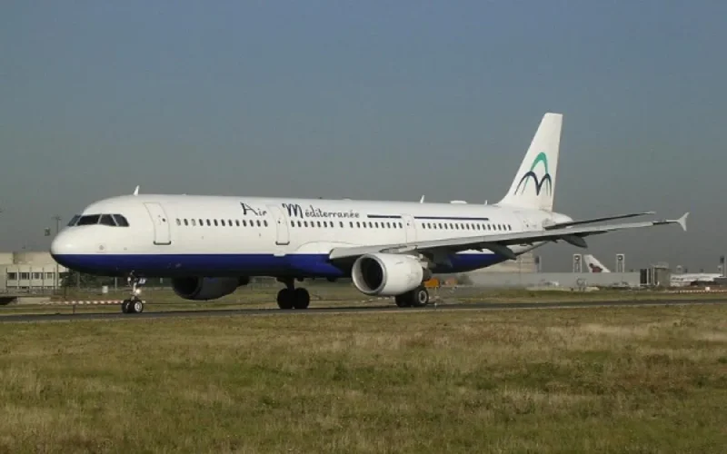 Un avion avec à son bord 250 marocains effectue un atterrissage forcé à Oran
