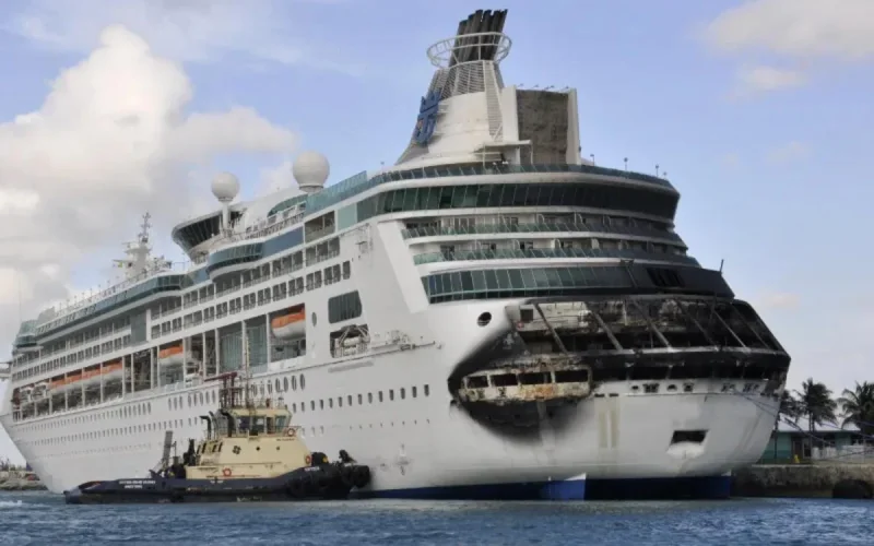 Un bateau de croisière norvégien en feu dérouté vers Casablanca