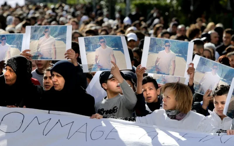 Près de 1000 personnes disent un dernier adieu à Hamza Moula