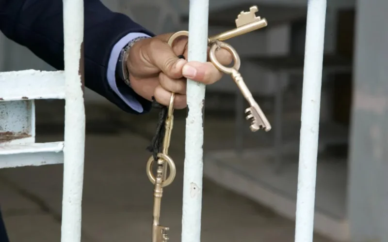 Douze prisonniers marocains se cousent la bouche et les yeux