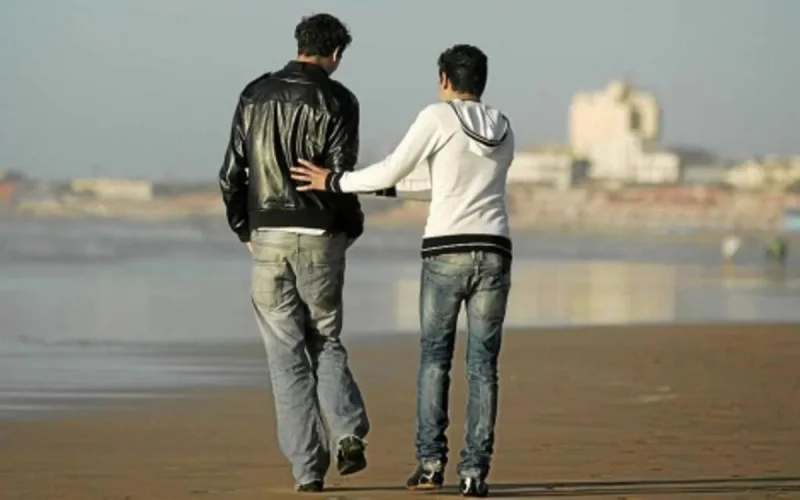Maroc : arrestation de deux homosexuels s'embrassant à côté de la tour Hassan de Rabat