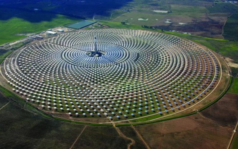 Visite guidée du complexe solaire Noor de Ouarzazate (vidéo)