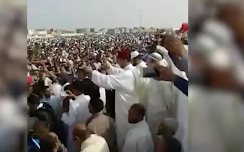 Un imam sommé de « dégager » par les fidèles après une prière mal faite (vidéo)