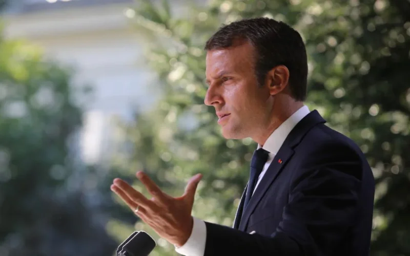France : Emmanuel Macron veut expulser les sans papiers commettant des délits