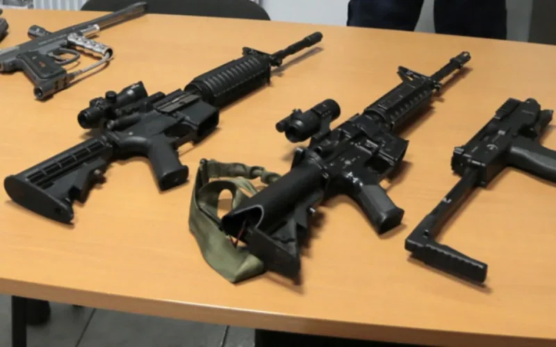 A qui appartiennent les armes à feu découvertes à Rabat ? 