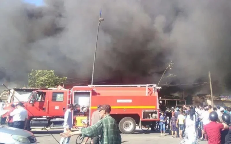 Incendie lors de l'évacuation d'un squat de migrants à Fès