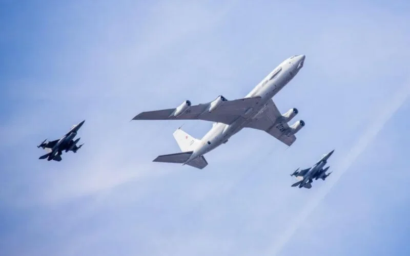 Voilà pourquoi deux avions de chasse Rafale ont escorté un avion de Royal Air Maroc