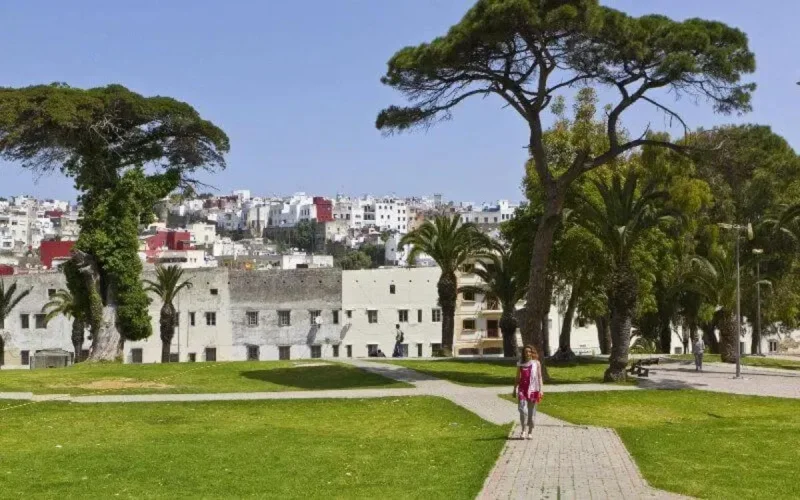 Tanger veut remplacer un jardin par un parking, les habitants disent non