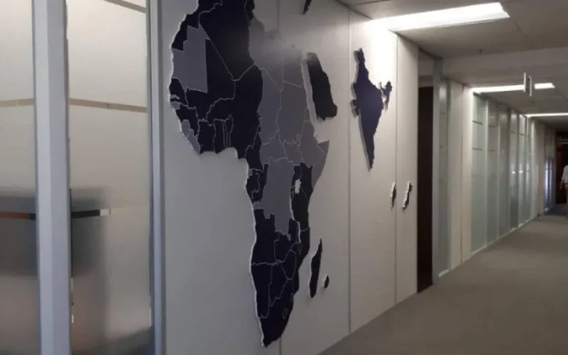 Plus de carte tronquée du Sahara au siège de Sanlam en Afrique du sud