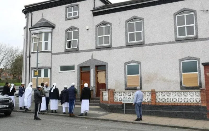 Grande-Bretagne : inculpation d'un homme ayant vandalisé cinq mosquées