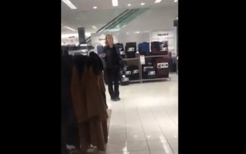 USA : une islamophobe verbalisée pour avoir agressé une femme voilée