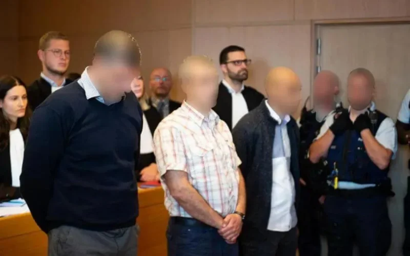 Pour avoir tenté de tuer des policiers, trois individus condamnés à 13 et 11 ans de prison