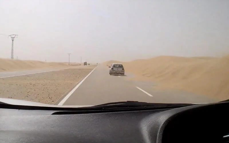 Maroc : les tempêtes de sable rendent difficile la circulation