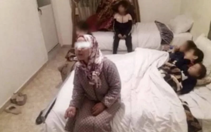L'épouse d'un joueur marocain sauve une famille expulsée de la rue (vidéo)