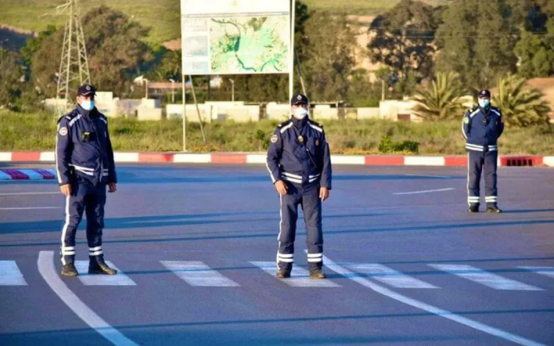 Maroc : un policier sort son arme pour maîtriser un individu ayant violé le confinement