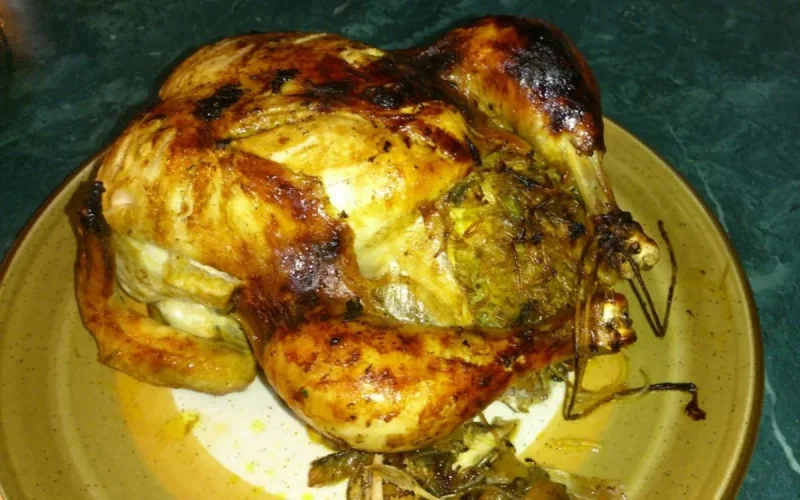 Poulet farci au persil et cuit à la vapeur 