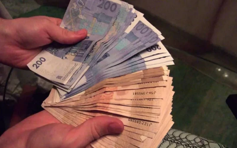Maroc : il reçoit 2,5 millions de dirhams par erreur et refuse de les restituer