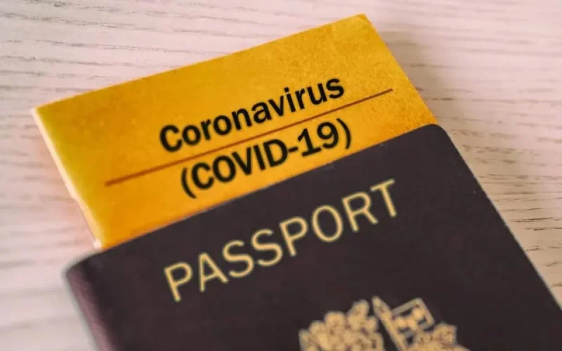 L'Europe réfléchit à un « passeport vaccinal »