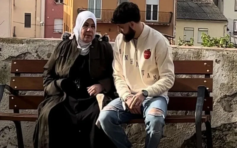 Ayoub, le Marocain qui enseigne le catalan sur TikTok