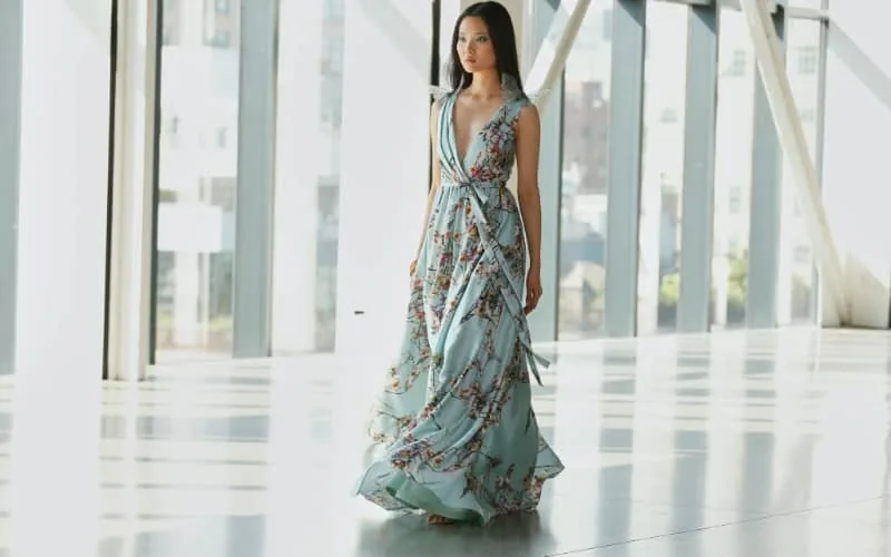Badgley Mischka s'inspire du Maroc pour sa nouvelle collection (vidéo)