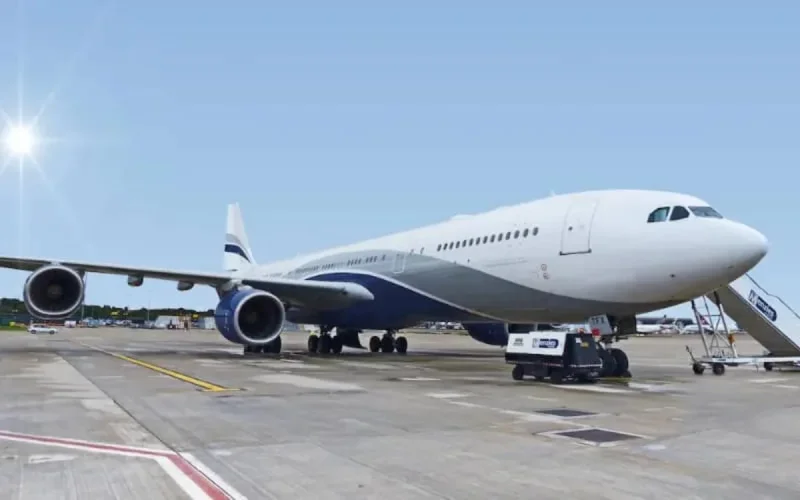 Le prix du billet d'avion Malaga-Tétouan multiplié par 7