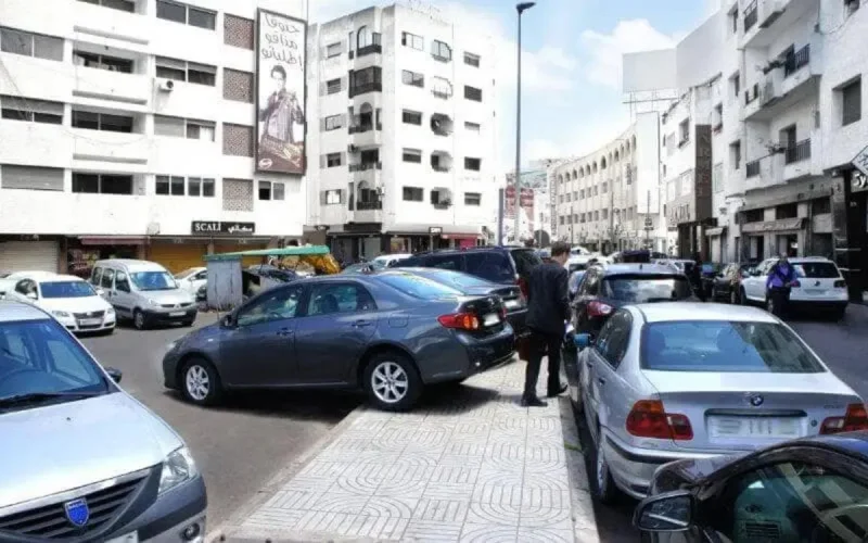 Stationnement anarchique à Casablanca : un problème qui n'en finit pas