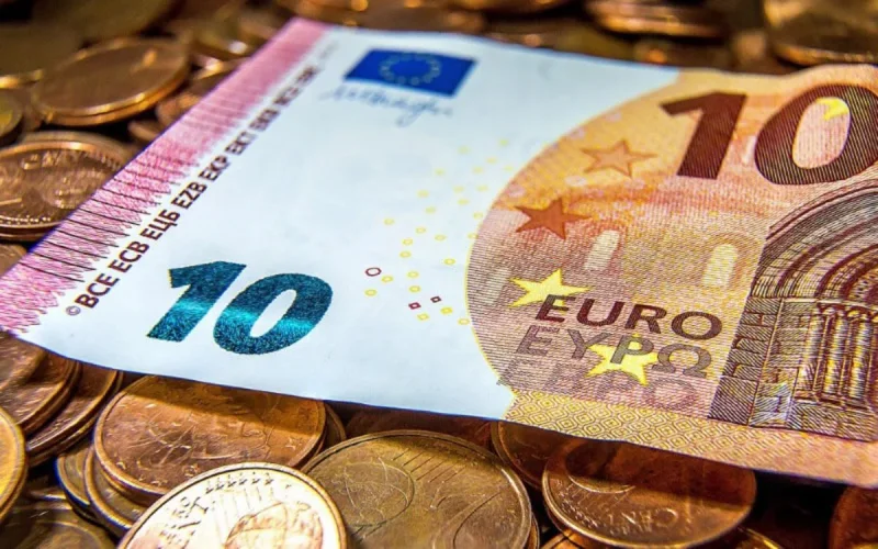 Le dirham marocain prend de la valeur face à l'euro et le dollar
