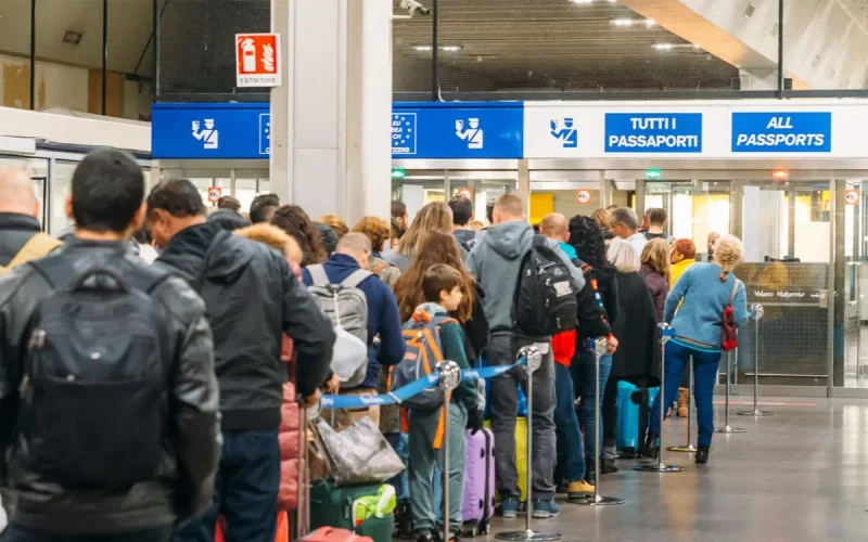 Crise de Ceuta : 180 000 voyageurs contrôlés en Italie, seulement huit Marocains refoulés