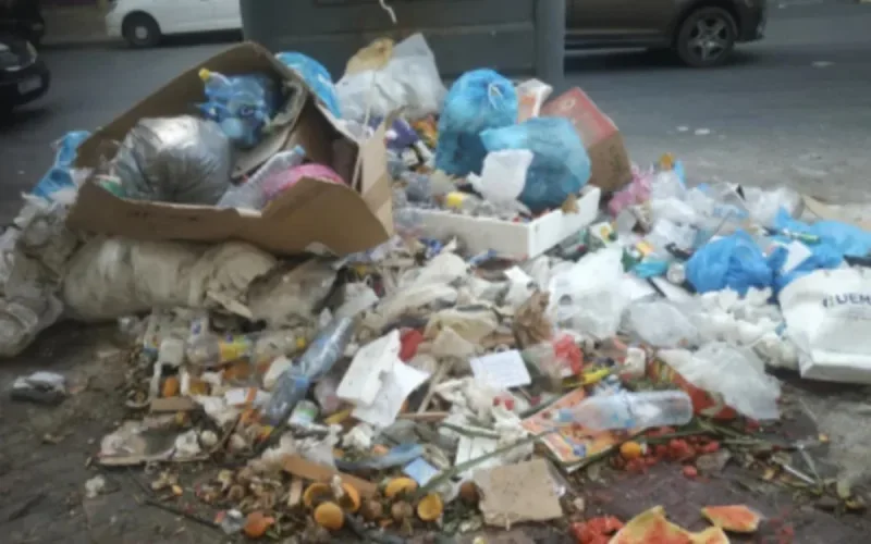 Fès croule sous les ordures