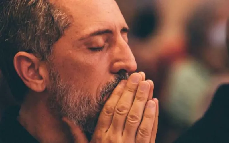 Gad Elmaleh : « Avant, j'emmenais les femmes en boîte, maintenant, je les emmène à la messe »