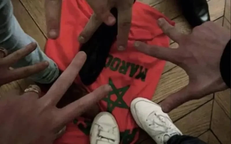 Un militant du parti Reconquête suspendu après avoir piétiné le maillot du Maroc