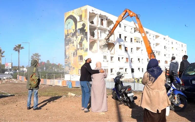 Au Maroc, la Coupe du monde efface des quartiers populaires