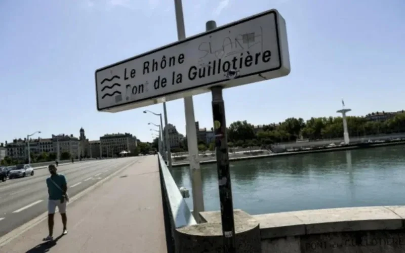 Un Marocain jeté d'un pont à Lyon : deux accusés devant la justice