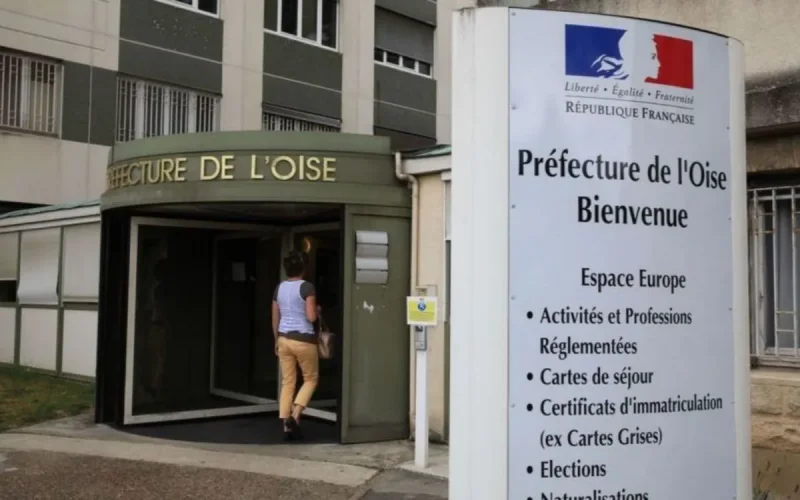 La France l'expulse, la justice annule son OQTF… mais le laisse bloqué au Maroc