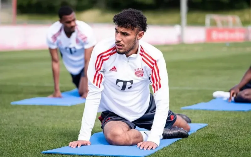 Noussair Mazraoui déçoit à l'entraînement mais le Bayern compte le garder 