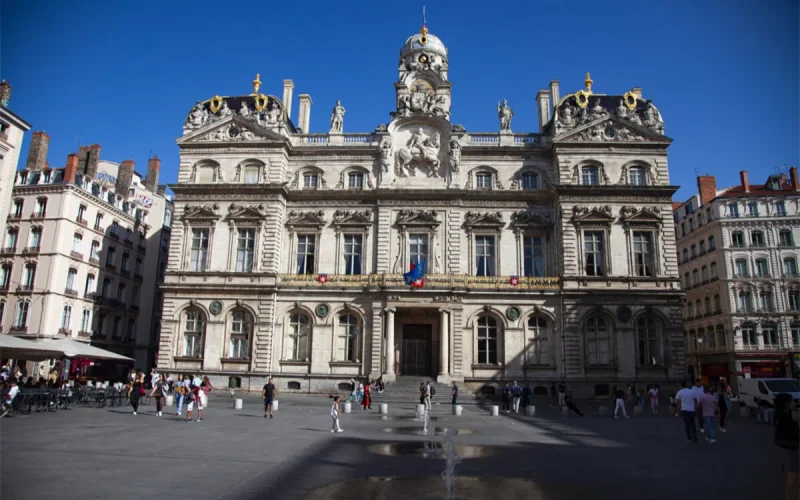Venue en France comme volontaire, cette Marocaine décroche un CDI… puis reçoit une OQTF