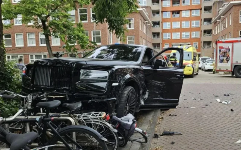 Hakim Ziyech : une Rolls-Royce à 500 000 euros part en fumée